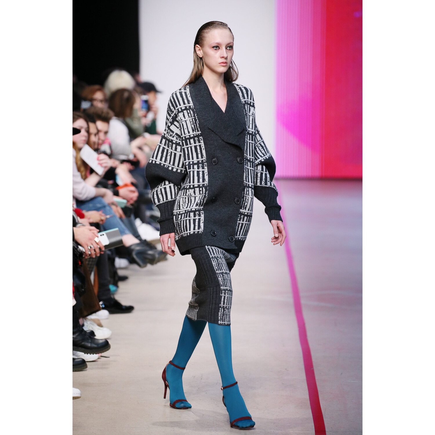 Фото Ksenia Seraya x Mad Daisy Moscow Fall 2019 Ready-to-Wear / Ксения Серая осень-зима 2019 / Неделя моды: Москва